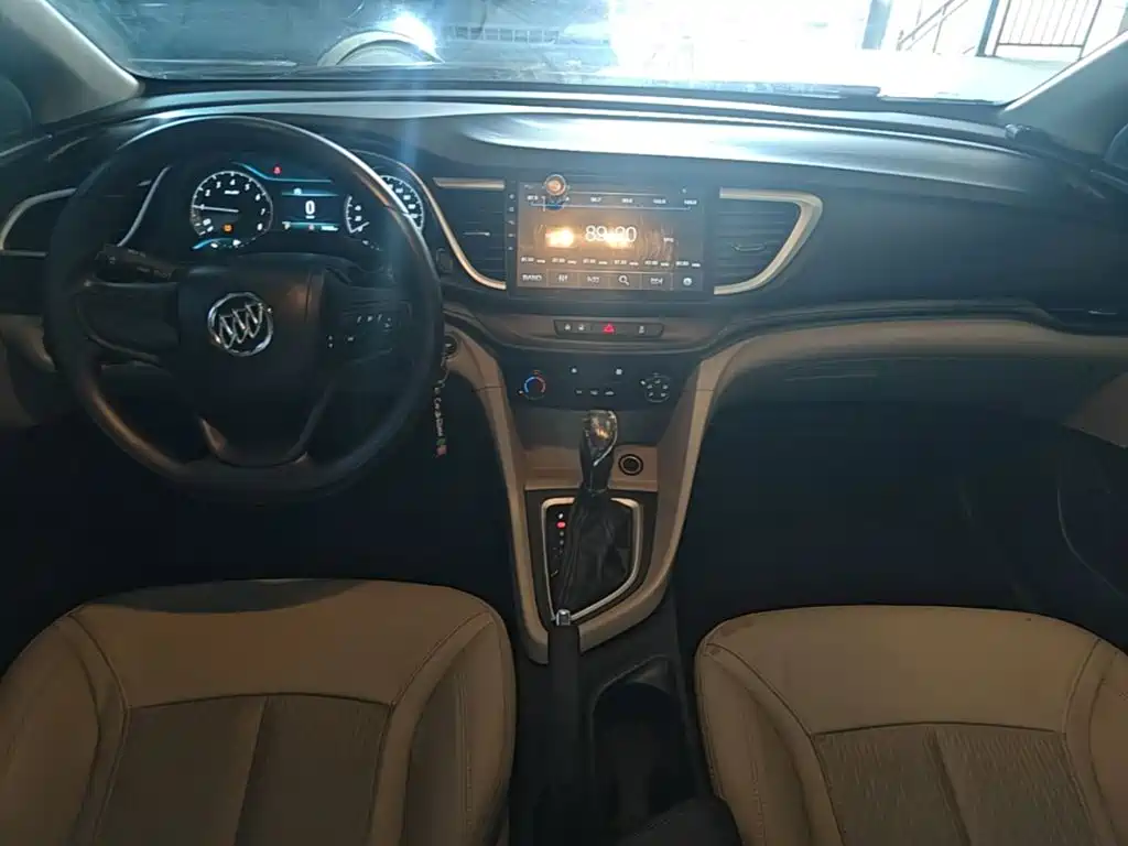 Buick Excelle 2017 — фото 10