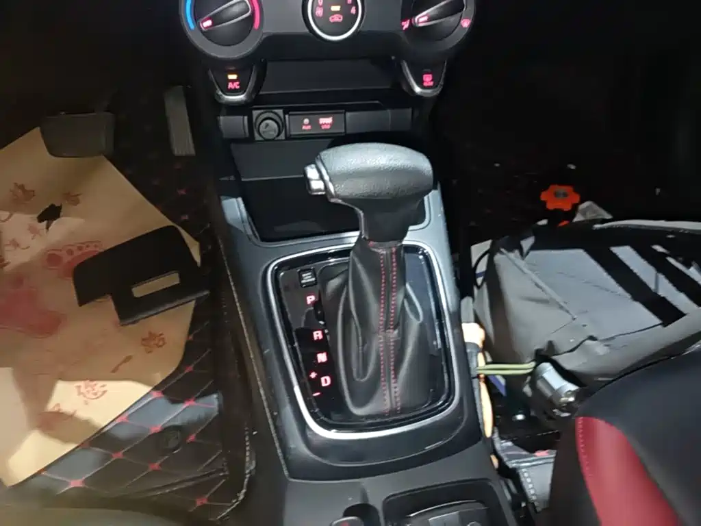Kia KX Cross 2018 — фото 14