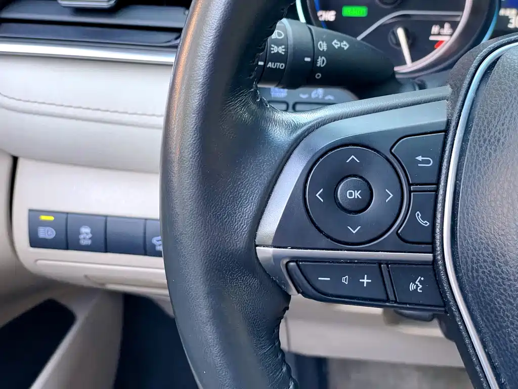 Toyota Camry 2020 — фото 15