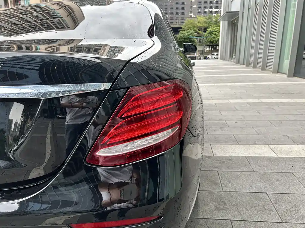 Mercedes-Benz E-Class 2020 — фото 17