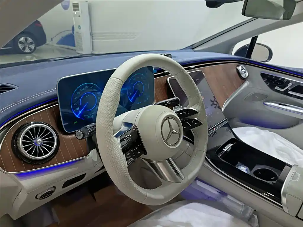 Mercedes-Benz EQE 2025 — фото 10
