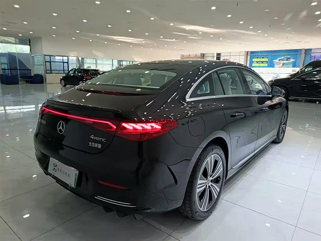 Mercedes-Benz EQE 2025