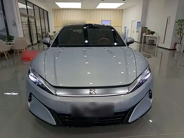 BYD Han L 2025