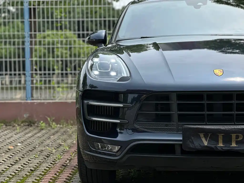 Porsche Macan 2018 — фото 27