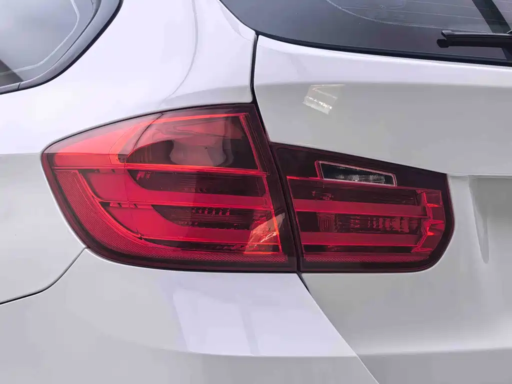 BMW 3 Series 2016 — фото 7