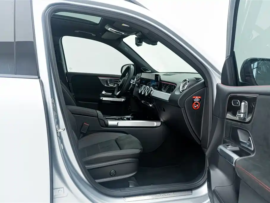 Mercedes-Benz GLB AMG 2025 — фото 19