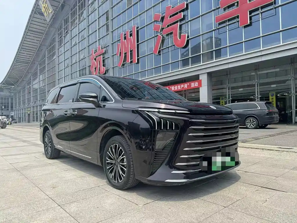 Fengxing Xinghai V9 2025