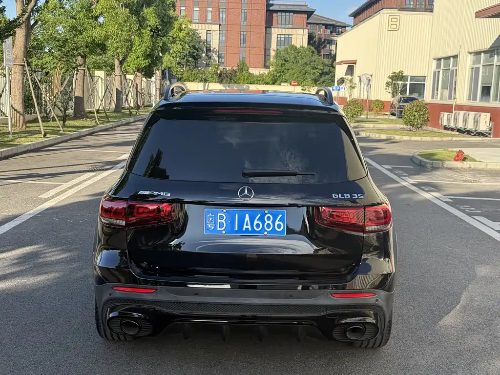 Mercedes-Benz GLB AMG 2022 — фото 5