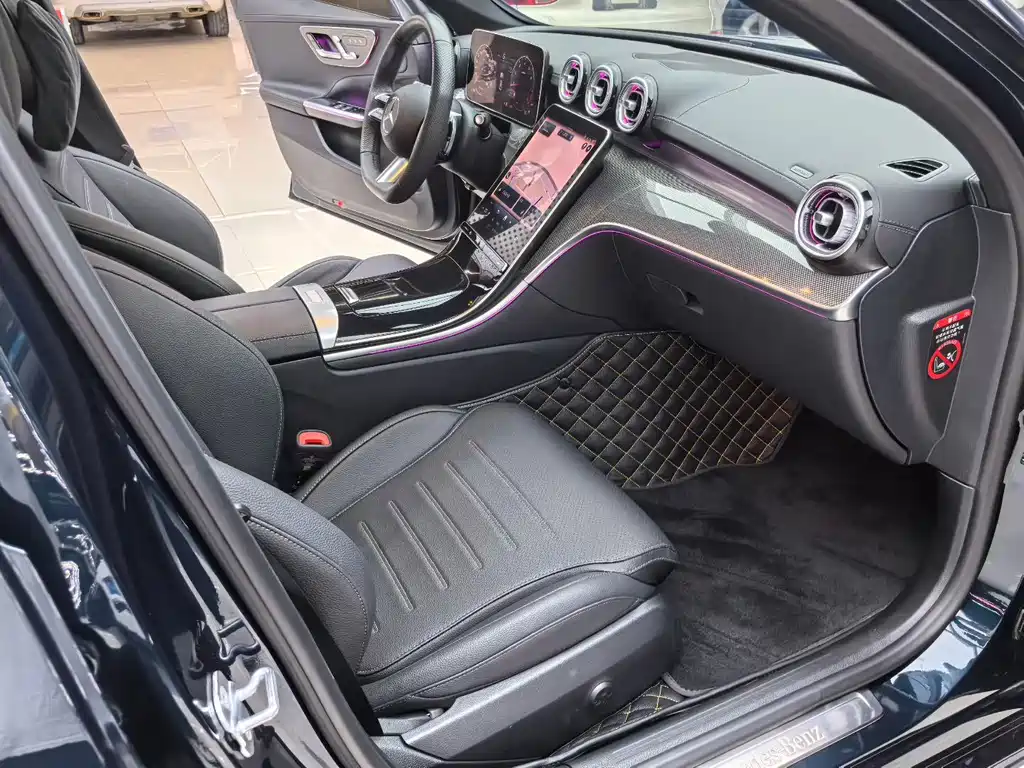 Mercedes-Benz C-Class 2024 — фото 8