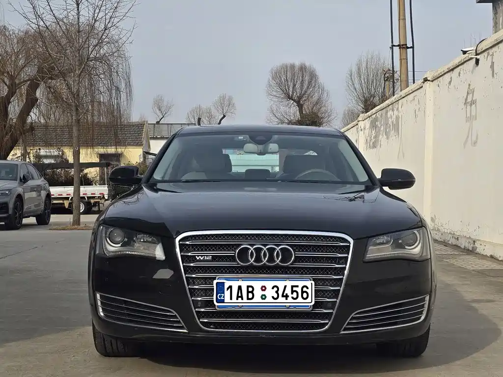 Audi A8 2013 — фото 2