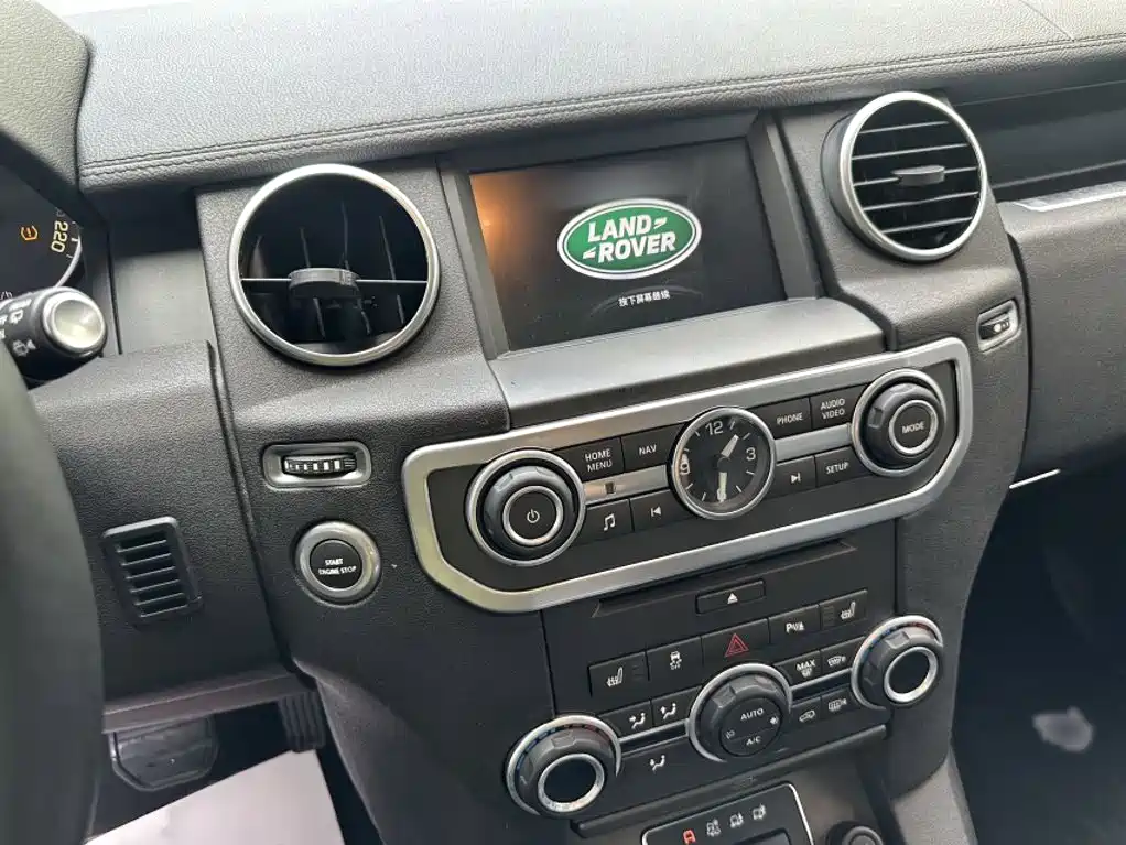 Land Rover Discovery 2017 — фото 12