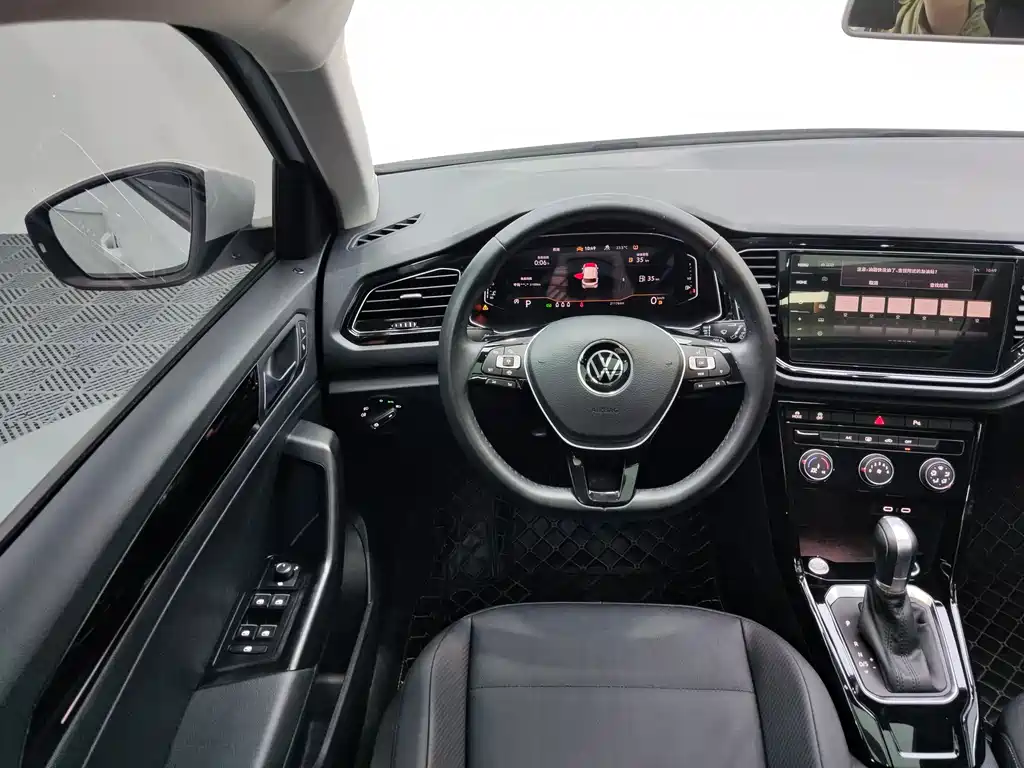 Volkswagen T-Roc 2022 — фото 14