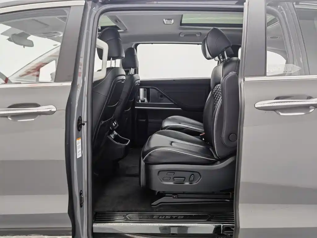 Hyundai Custin 2022 — фото 15