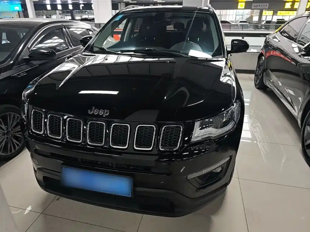 Jeep Compass 2017 — фото 3