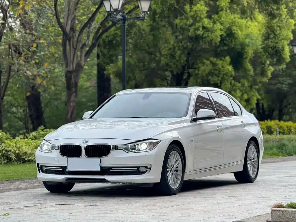 BMW 3 Series 2015 — фото 1