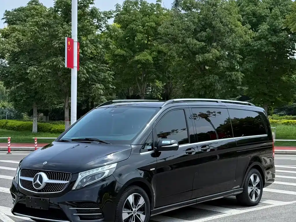 Mercedes-Benz V-Class 2021 — фото 1