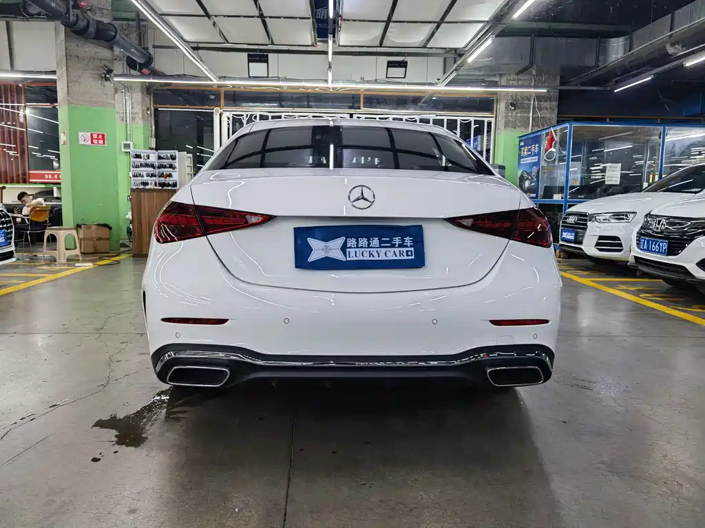 Mercedes-Benz C-Class 2024