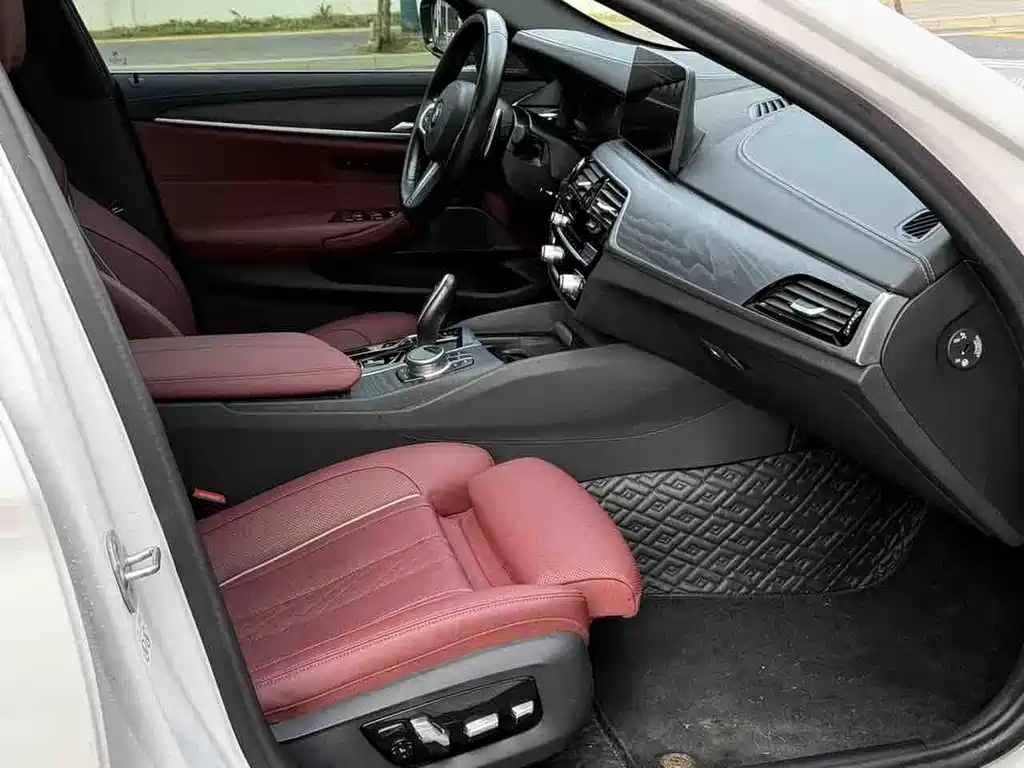 BMW 5 Series 2023