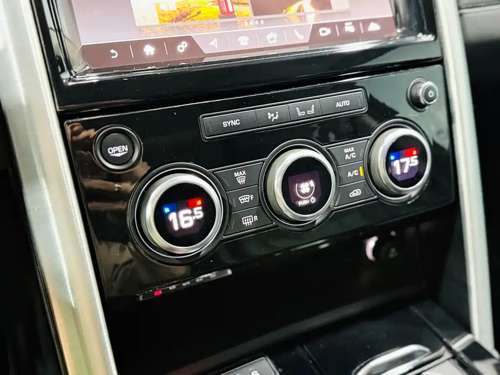 Land Rover Discovery 2018 — фото 16