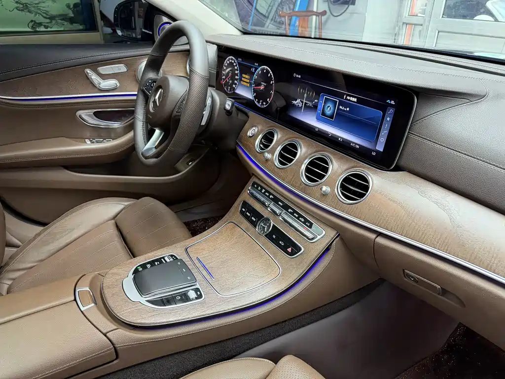 Mercedes-Benz E-Class 2018 — фото 10