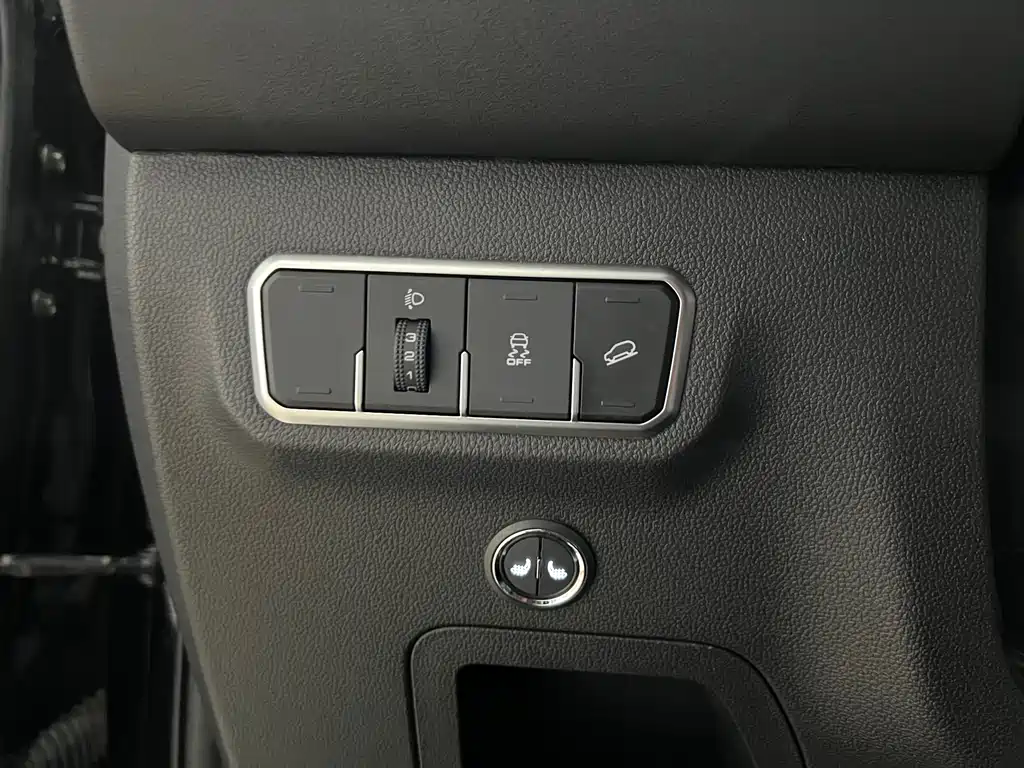 Haval M6 2023 — фото 16