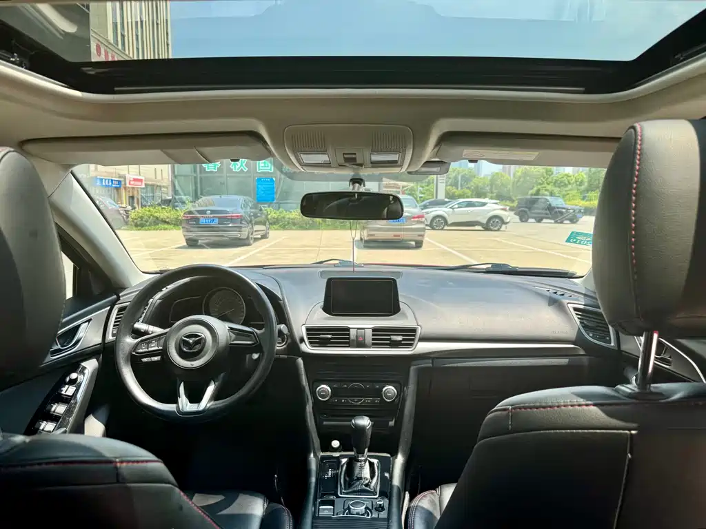 Mazda 3 Axela 2017 — фото 14