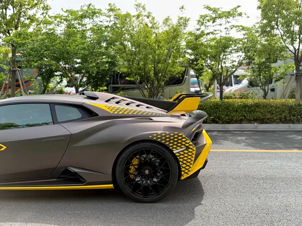 Lamborghini Huracán 2023 — фото 11
