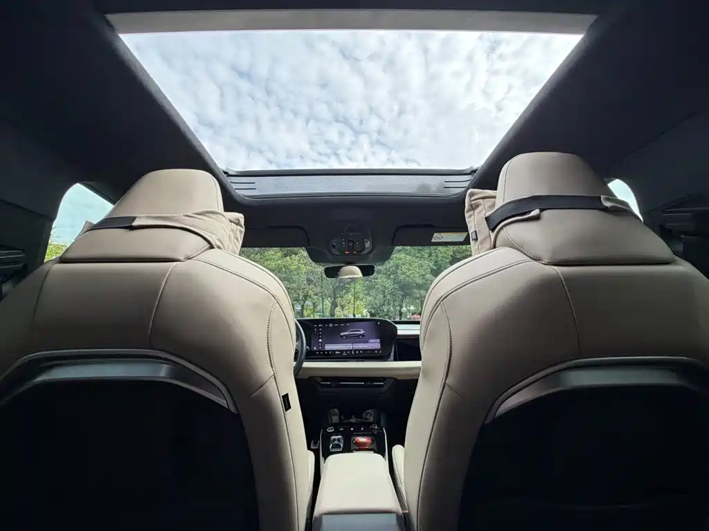 Audi Q6L E-Tron 2025 — фото 23