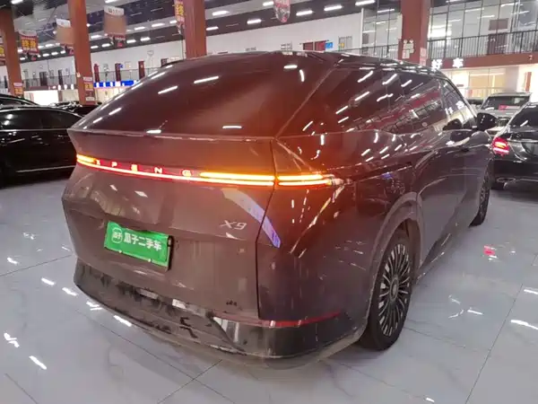 XPeng X9 2025