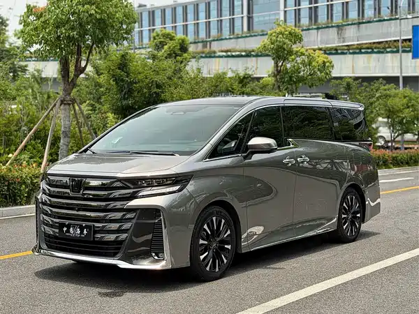 Toyota Vellfire 2024