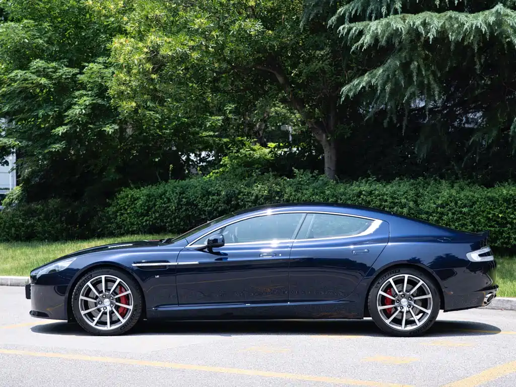 Aston Martin Rapide 2017 — фото 6