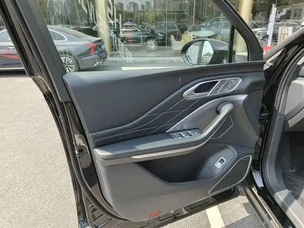 Hongqi HS7 PHEV 2024
