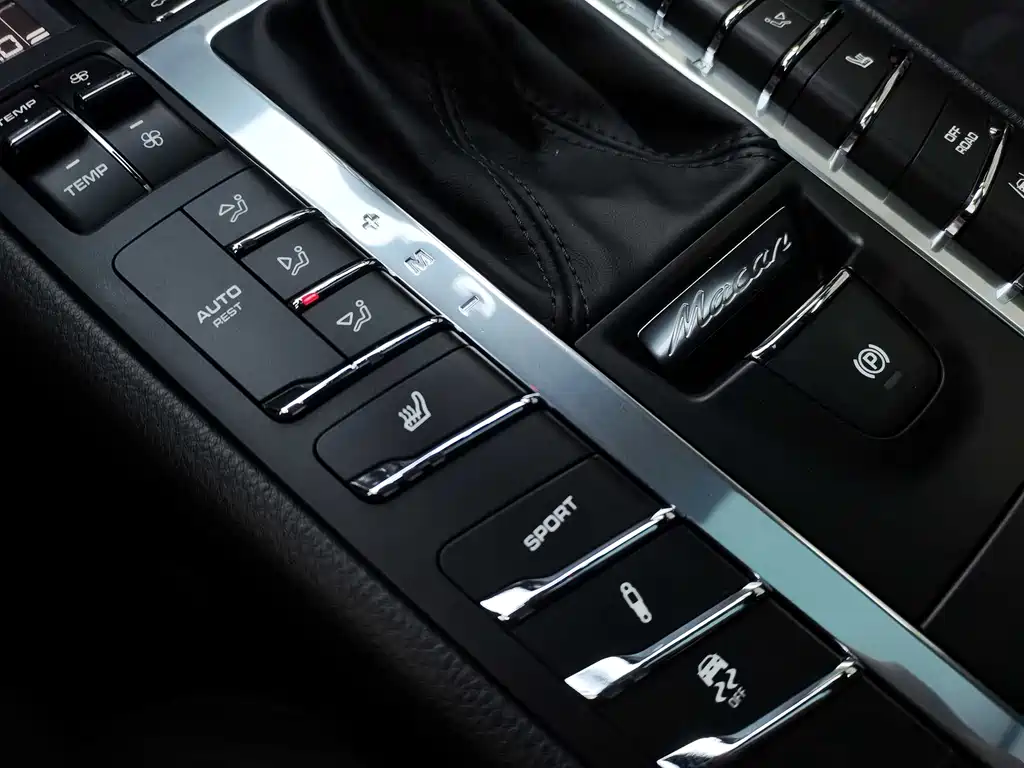 Porsche Macan 2018 — фото 14