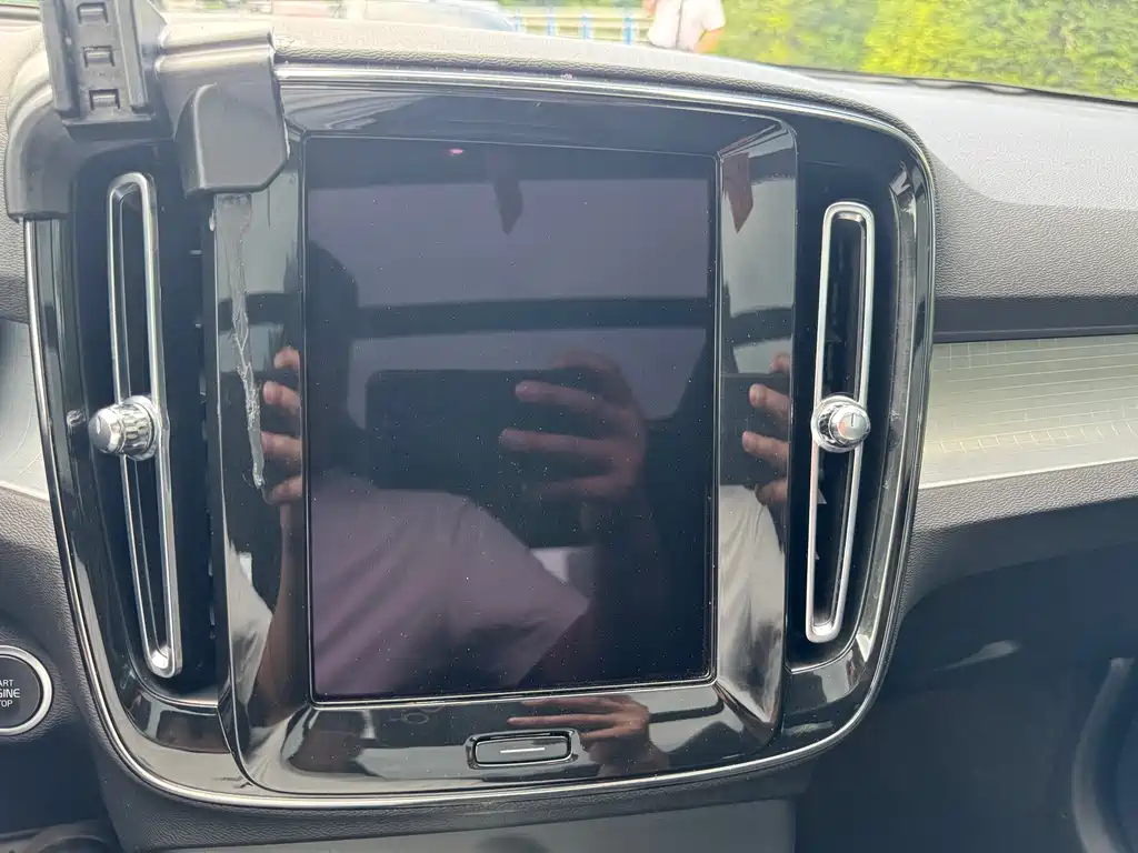 Volvo XC40 2022 — фото 16