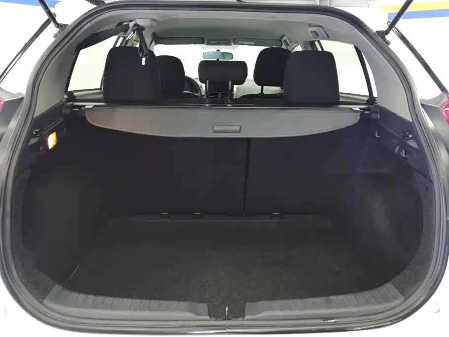 Toyota Yaris L 2015