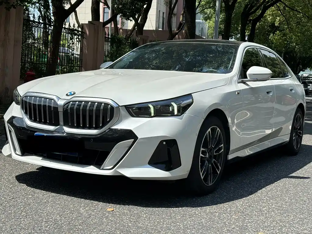 BMW 5 Series 2024