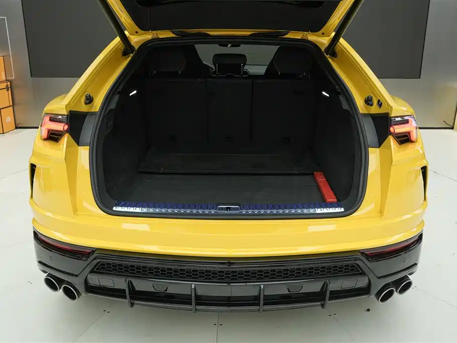 Lamborghini Urus 2022 — фото 29