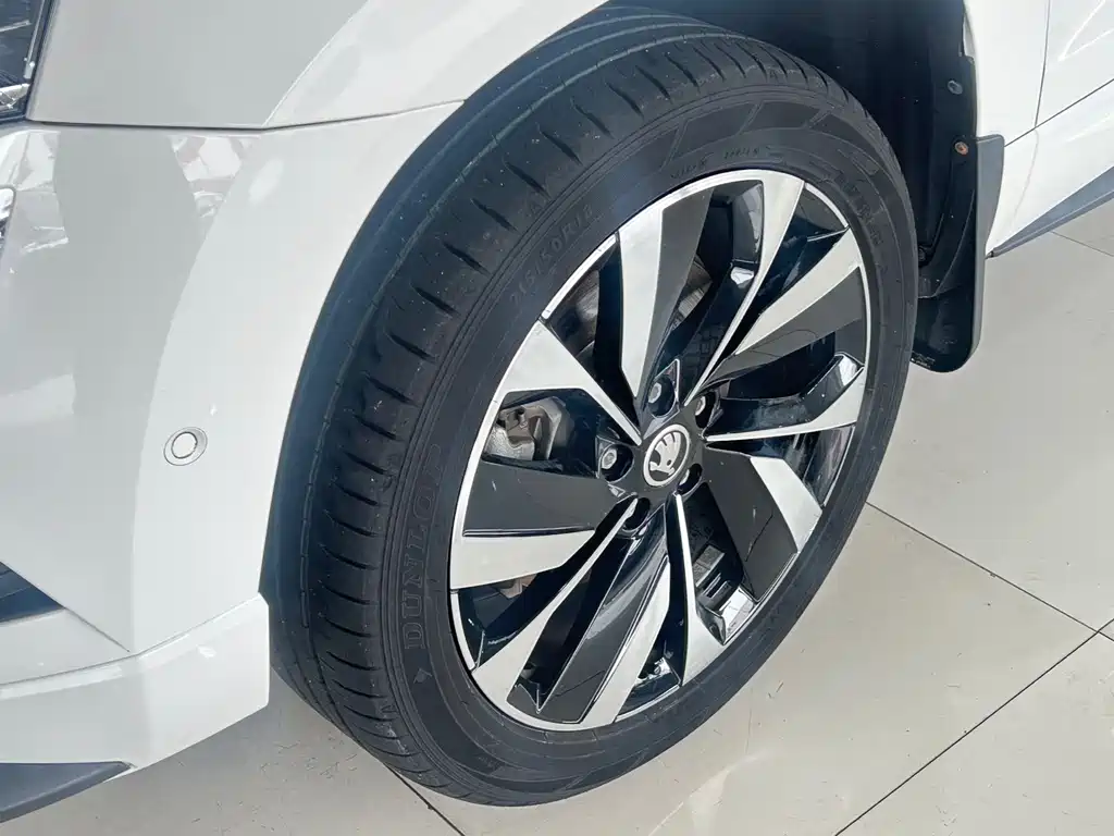 Skoda Karoq 2022 — фото 9