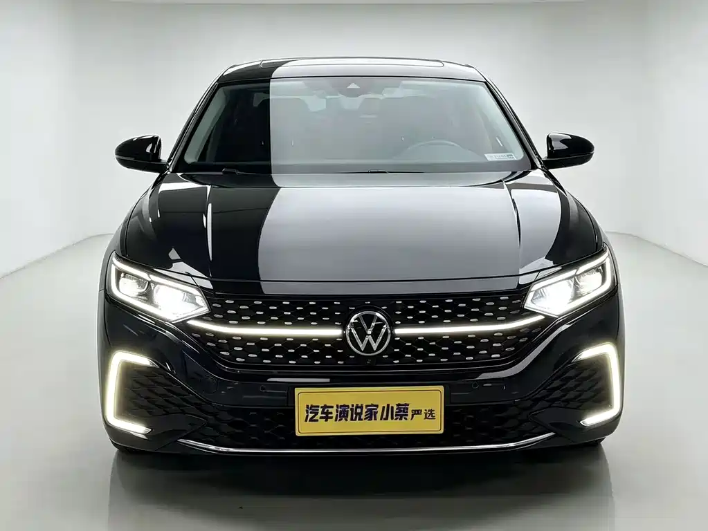 Volkswagen Passat 2023