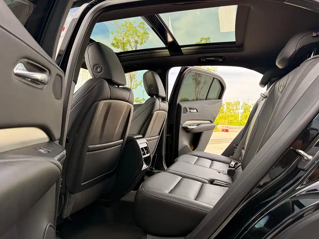 Cadillac XT4 2022 — фото 15