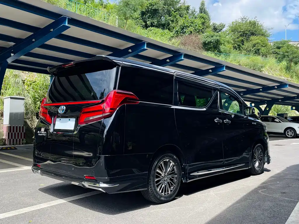 Toyota Alphard 2021 — фото 8