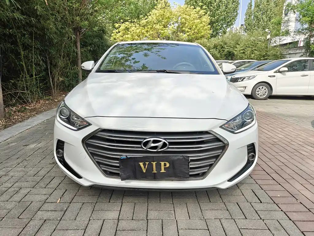 Hyundai Elantra 2018 — фото 2