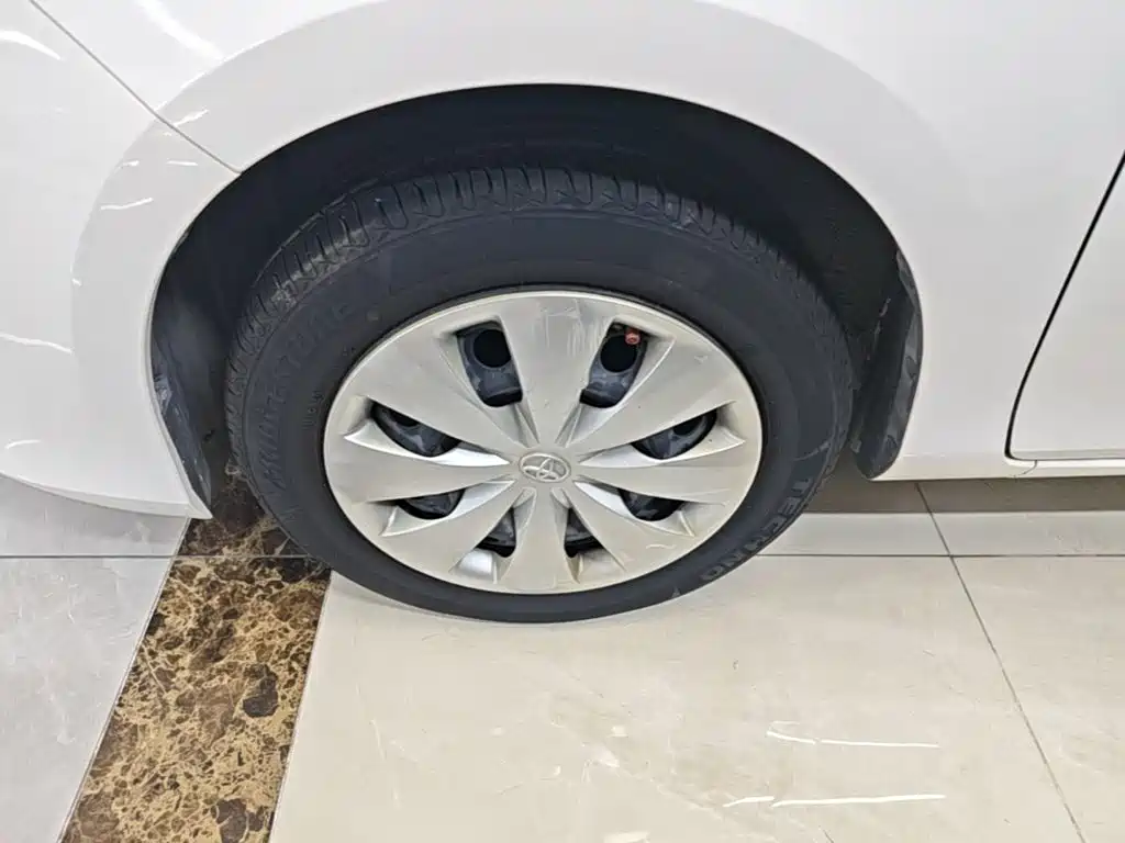 Toyota Yaris L 2019 — фото 23