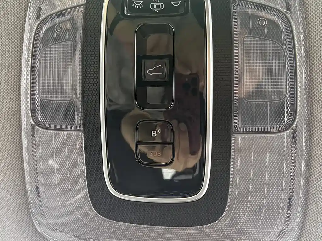 Hyundai Elantra 2023 — фото 17
