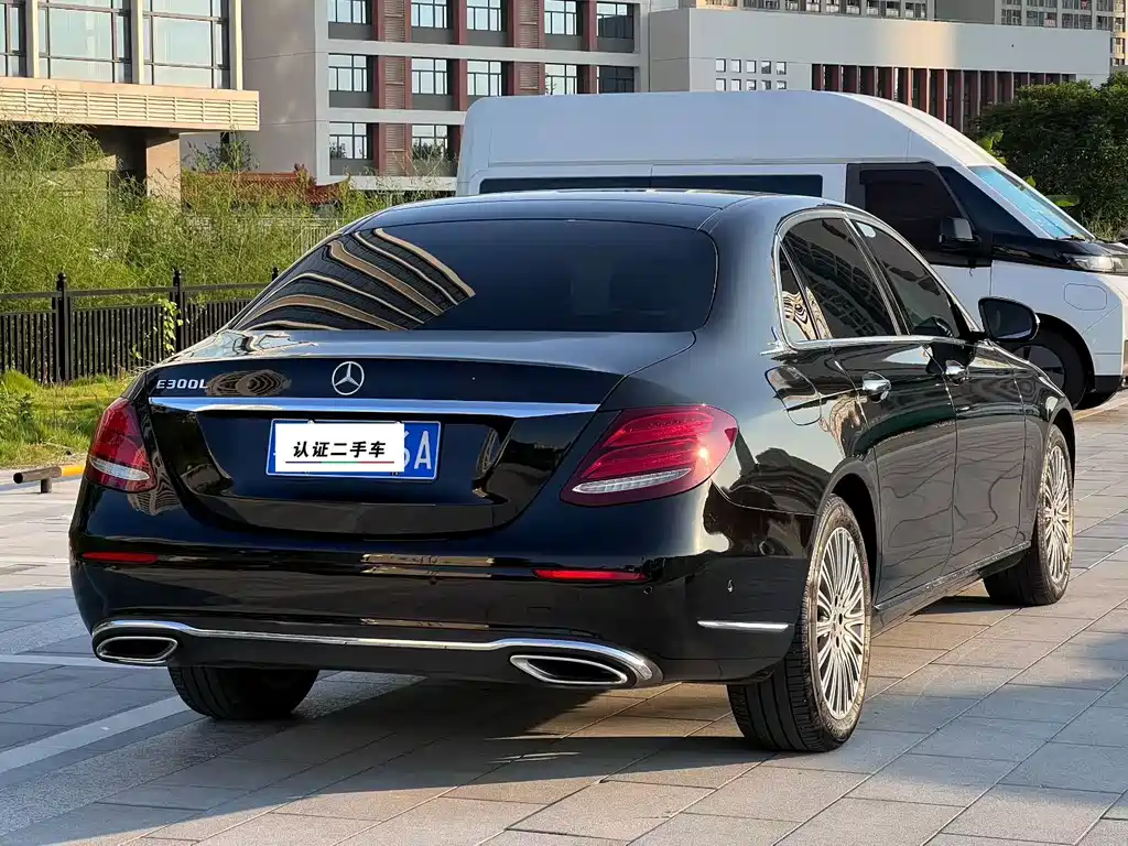 Mercedes-Benz E-Class 2020 — фото 9
