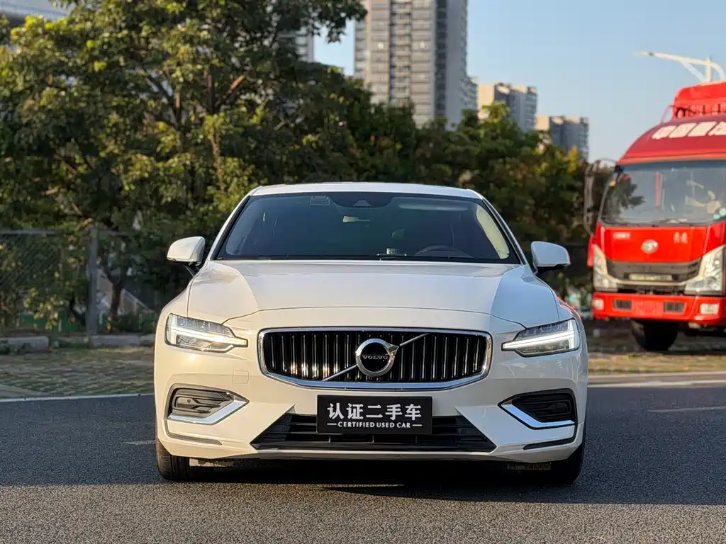 Volvo S60 2020 — фото 2