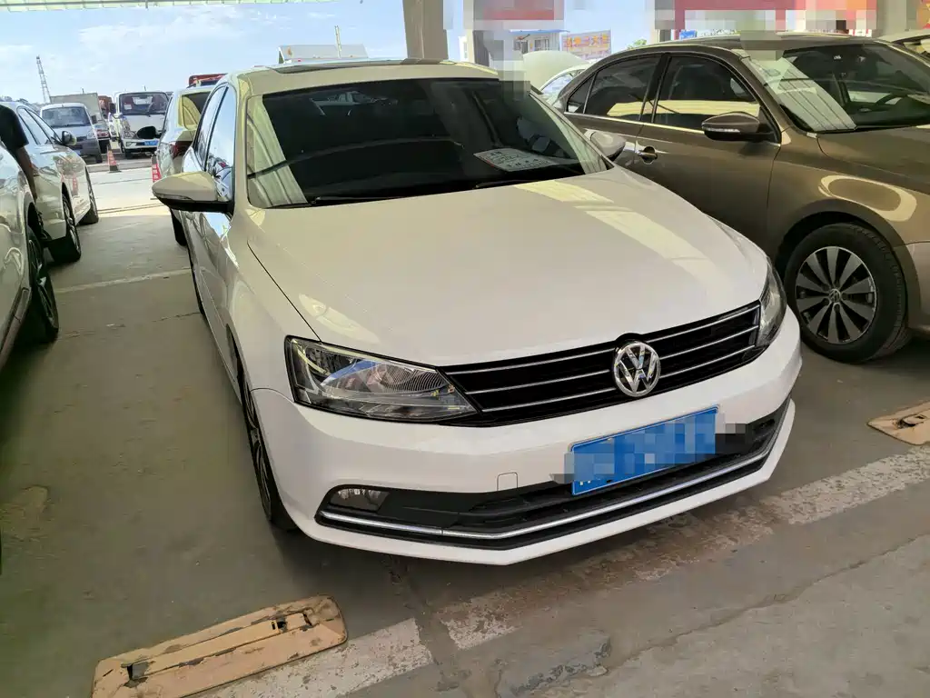 Volkswagen Sagitar 2018