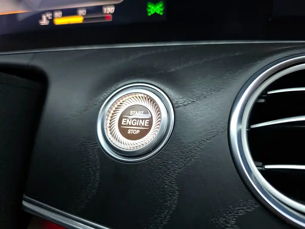 Mercedes-Benz E-Class 2018 — фото 16