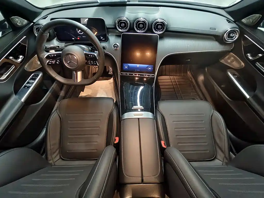 Mercedes-Benz C-Class 2023 — фото 16