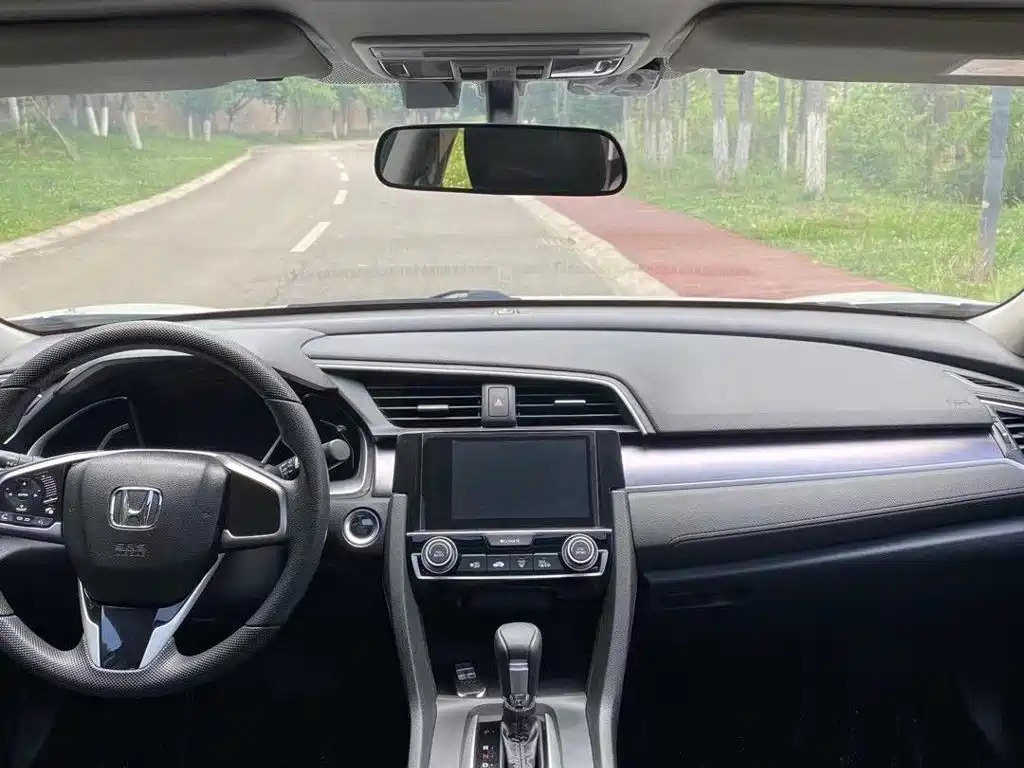 Honda Civic 2018 — фото 15